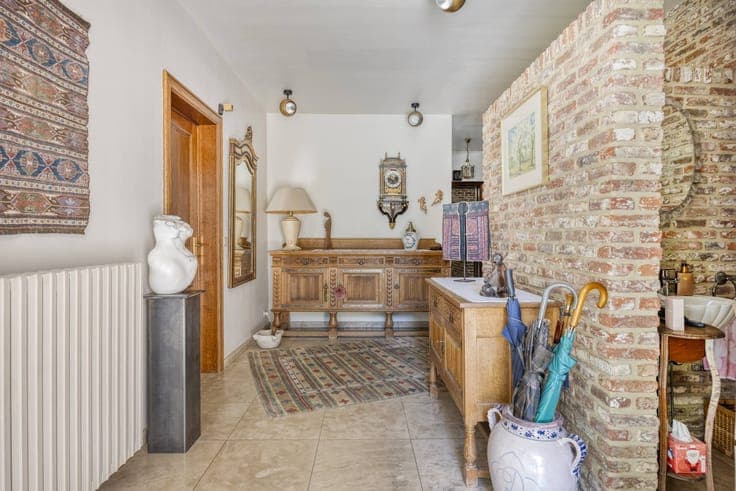 Spacious family home with practice space