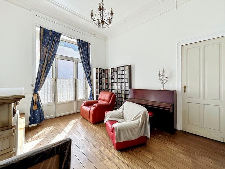 MAISON DE MAITRE DE ± 350M² AVEC JARDIN, TERRASSES ET GARAGE