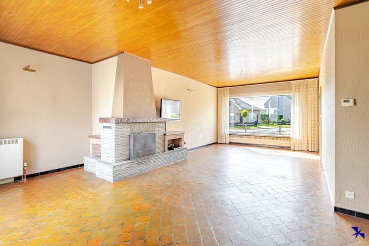 Quietly located semi-detached house with garage, garden and