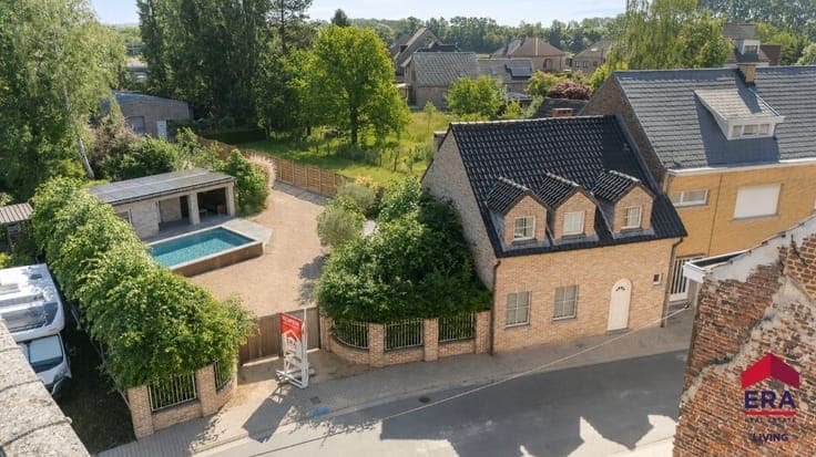 Live, work and enjoy in a prime location in Haaltert