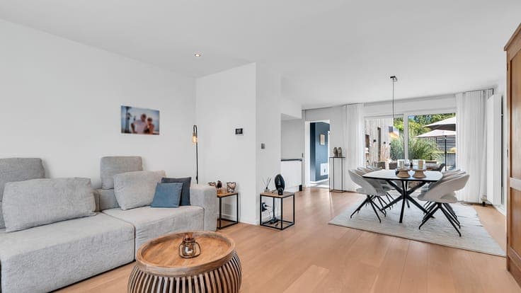 Instapklare en gerenoveerde woning met 3 slpkrs te As