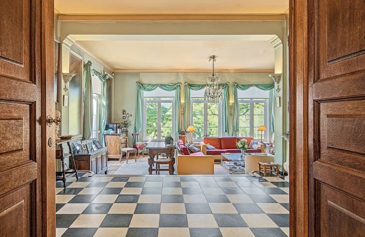 Duden Villa, three-sided property, +/- 330 m², 4 ares 50