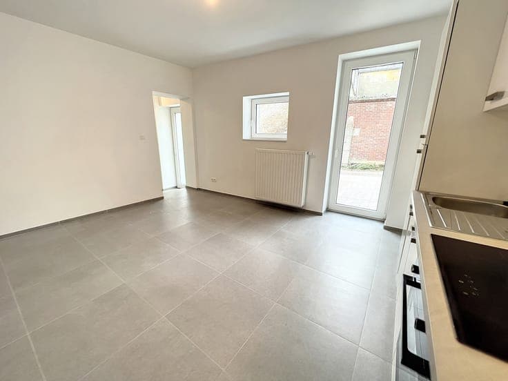 Beautiful 3-sided house PEB B terrace garden and parking!