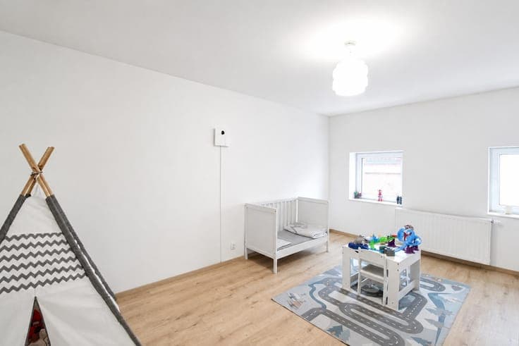 Beautiful 3-sided house PEB B terrace garden and parking!