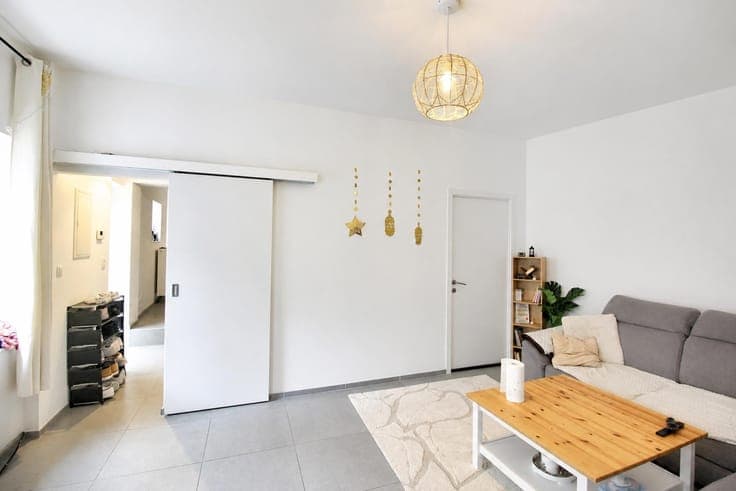 Beautiful 3-sided house PEB B terrace garden and parking!