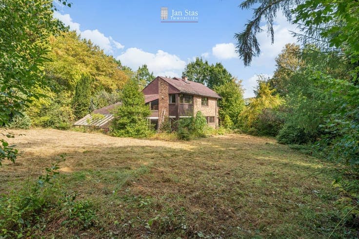 Ruime gezinswoning op 2.169 m² in een groene, bosrijke om...