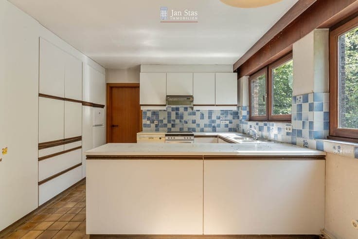 Ruime gezinswoning op 2.169 m² in een groene, bosrijke om...