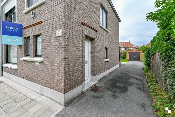 Gezellige, te moderniseren halfopen woning in rustige buu...