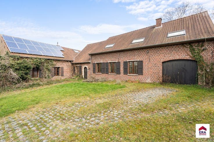 Spacious detached house for sale in Ternat