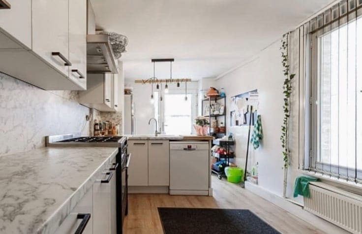Move-in ready house (287 m²) with 3 bedrooms, 2 bathrooms an
