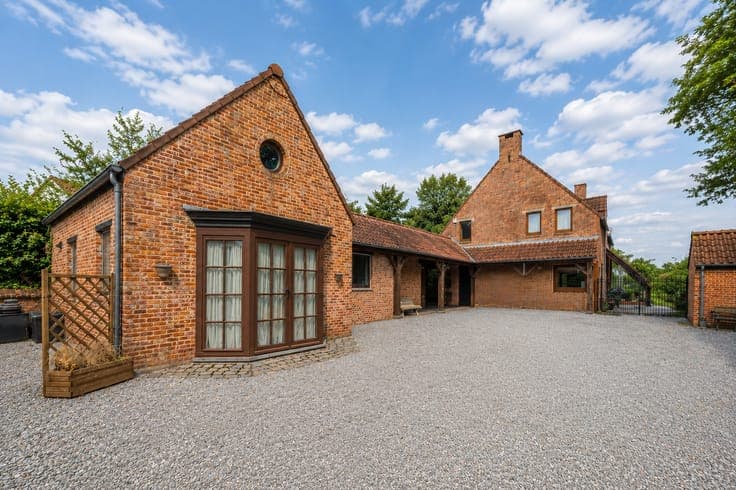 Lasne – Villa with space for a professional practice