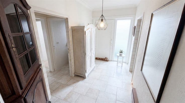 READY TO MOVE IN VILLA WITH GARDEN AND GARAGE IN ZOTTEGEM