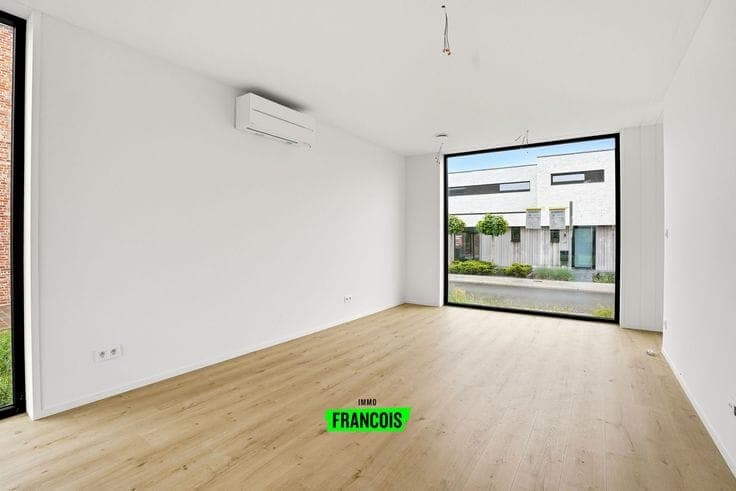 New-build 3-bedroom house in Krombeke for sale!