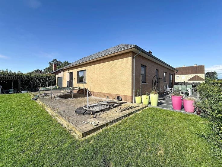 Bungalow met 4 slpks, tuin, garage, 8a 46ca