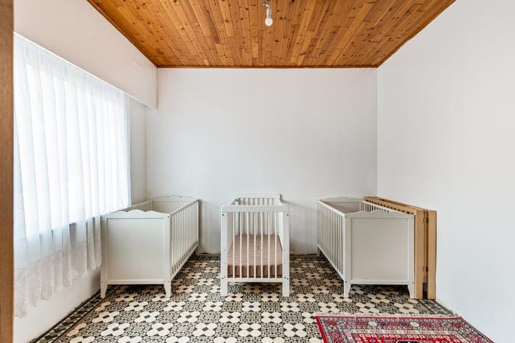 Te renoveren woning met veel potentieel in Ranst!