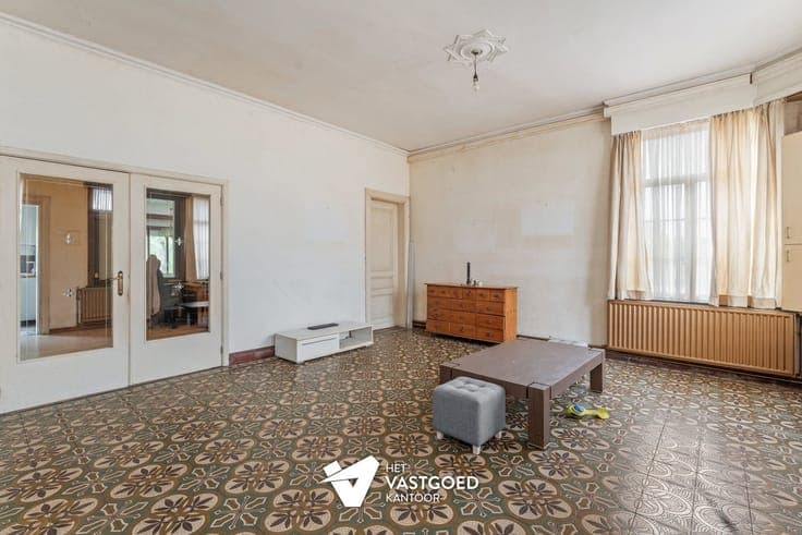 KARAKTERVOLLE RENOVATIEWONING MET 3 SLAAPKAMERS EN VEEL POTE