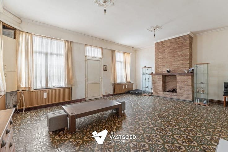 KARAKTERVOLLE RENOVATIEWONING MET 3 SLAAPKAMERS EN VEEL POTE