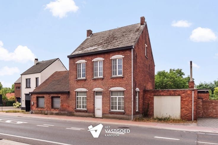 KARAKTERVOLLE RENOVATIEWONING MET 3 SLAAPKAMERS EN VEEL POTE