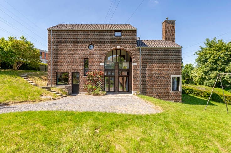 Architect-designed house 5 bedrooms and outbuilding