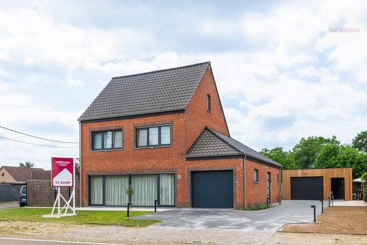 Instapklare gezinswoning met 3 slaapkamers op een perceel...