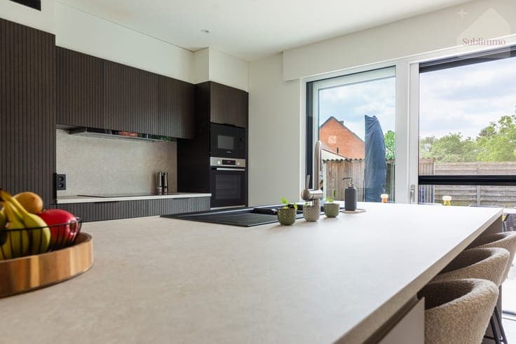 Instapklare gezinswoning met 3 slaapkamers op een perceel...