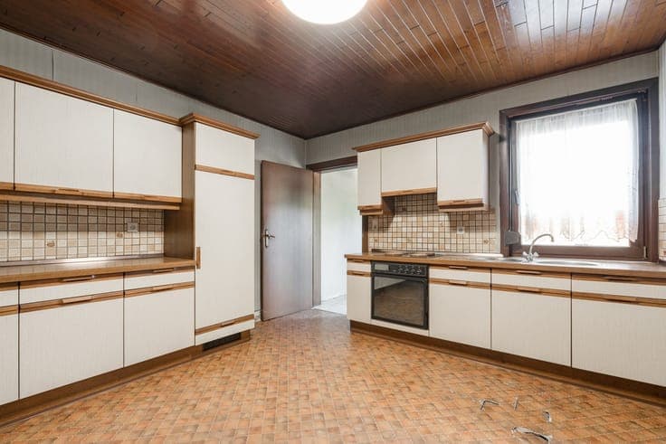 Leuke gerenoveerde woning met 3 slaapkamers op een percee...