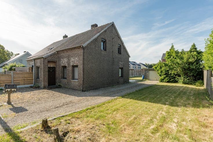 Leuke gerenoveerde woning met 3 slaapkamers op een percee...