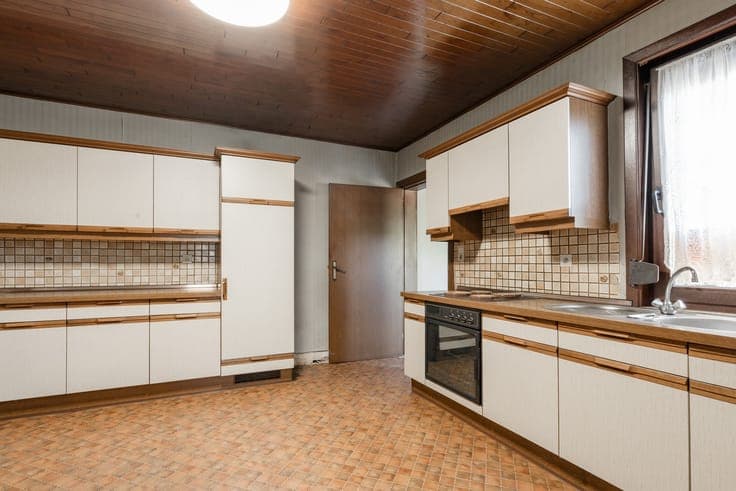 Leuke gerenoveerde woning met 3 slaapkamers op een percee...