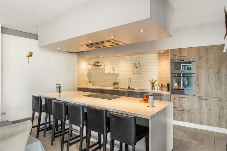Veelzijdige recente woning (MARIO SMOS) met ruime woonopp...