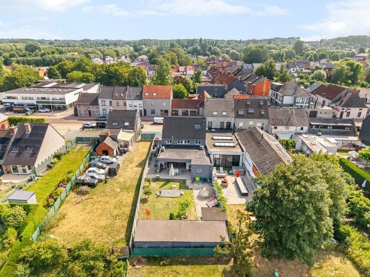 Veelzijdige recente woning (MARIO SMOS) met ruime woonopp...