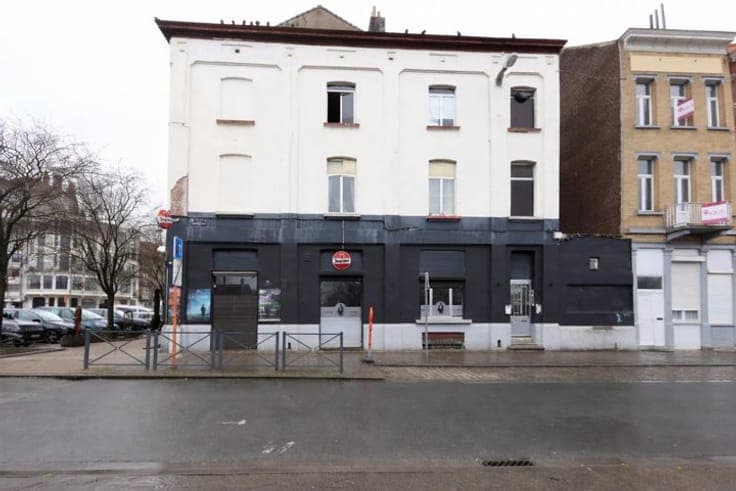 building – 3 units – Place Élisabeth