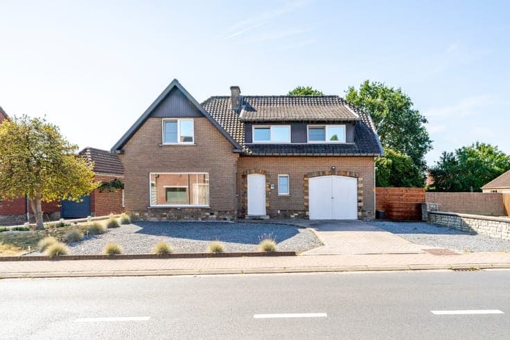 Detached villa with large garden in Kampenhout