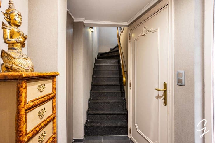 Property with garage, garden and 3 bedrooms