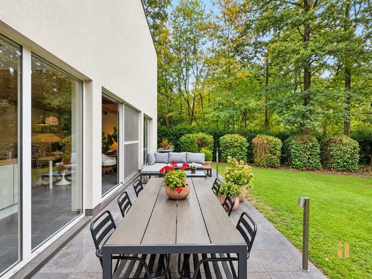 Unique holiday residence nestled within greenery