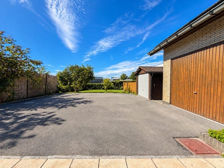 Te koop, Ruime bungalow met 3 slaapkamers op ruim perceel...