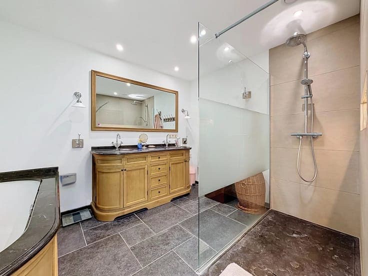 Sale - House Genappe - 440,000 €