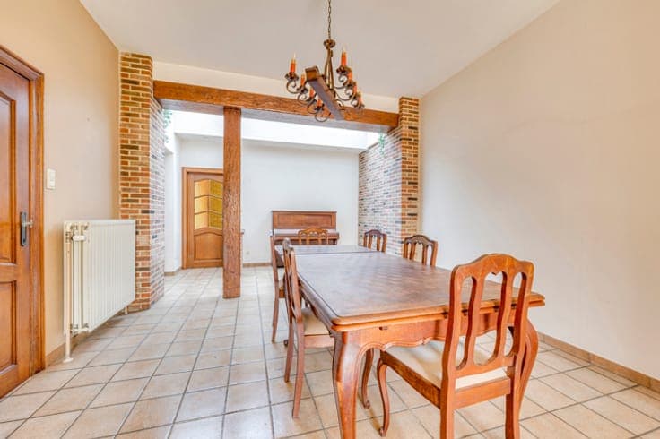 3-4 bedroom house + possibility of professional space in Lig
