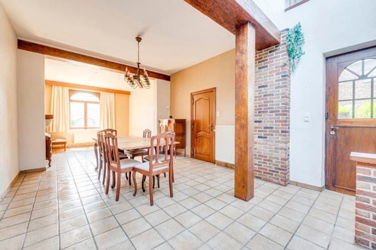 3-4 bedroom house + possibility of professional space in Lig