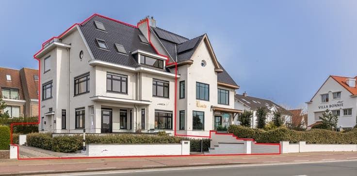 Spacious and luxurious villa near the beach in Duinbergen