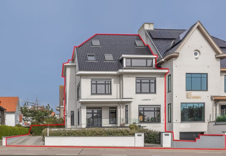 Spacious and luxurious villa near the beach in Duinbergen