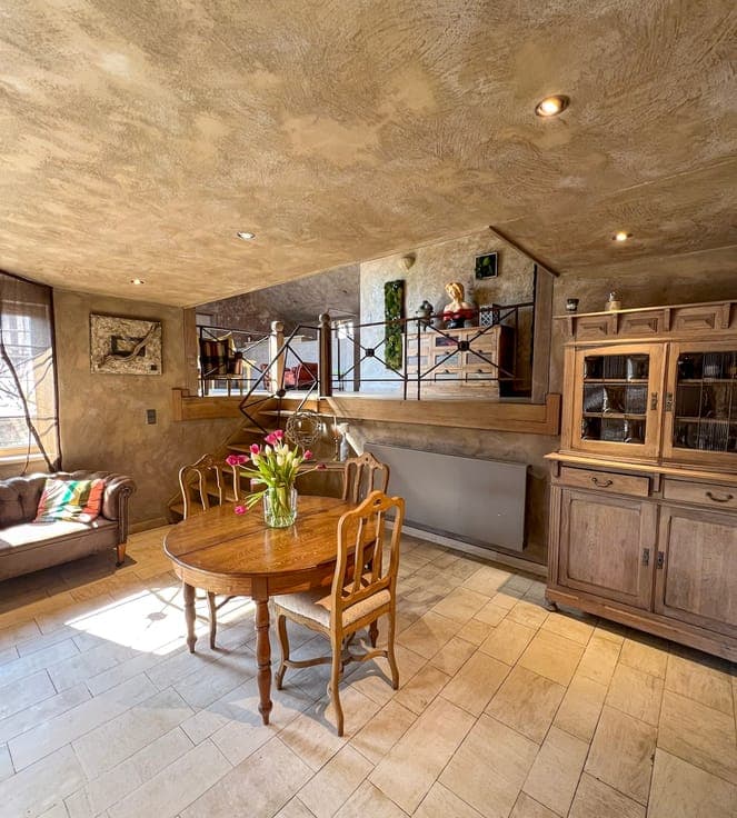 Luxury holiday home with a heated swimming pool near Durbuy