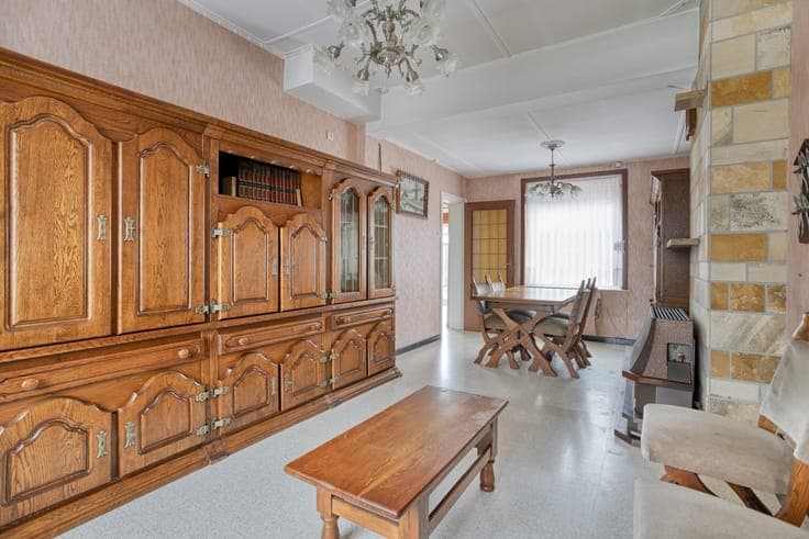 Rustig gelegen renovatiewoning, met 5 slaapkamers en een ...