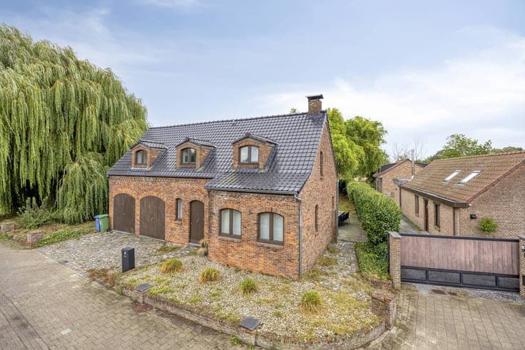 Charming 3-bedroom house for sale in Zandvliet!