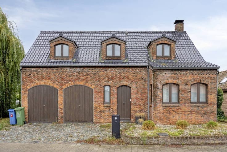 Charming 3-bedroom house for sale in Zandvliet!