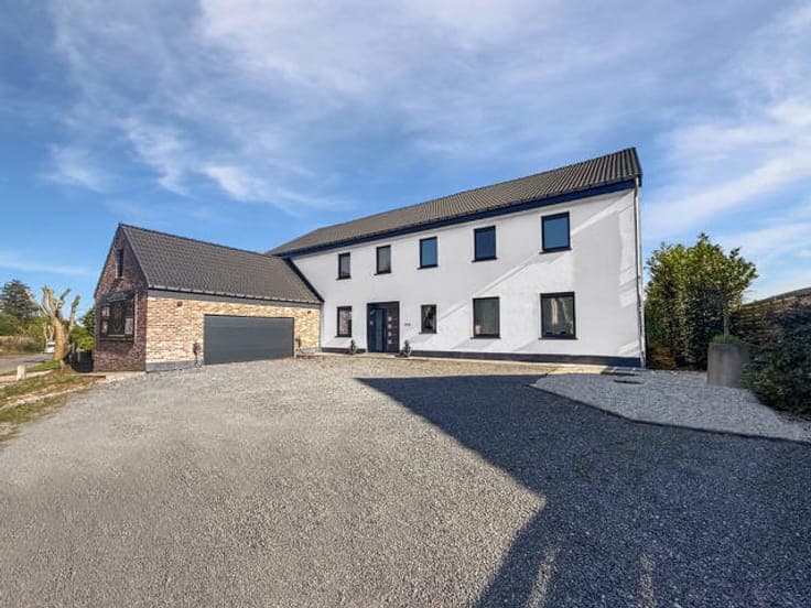 House in Incourt Glimes