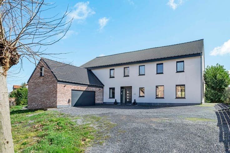 House in Incourt Glimes
