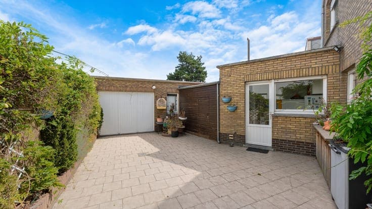 Karaktervolle halfopen woning op een zongericht perceel m...