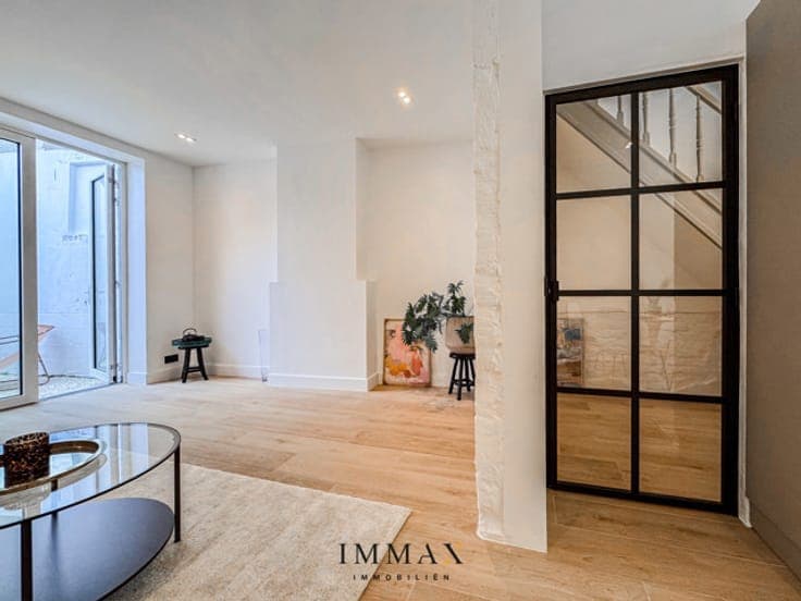 Charming, fully renovated townhouse in a quiet location