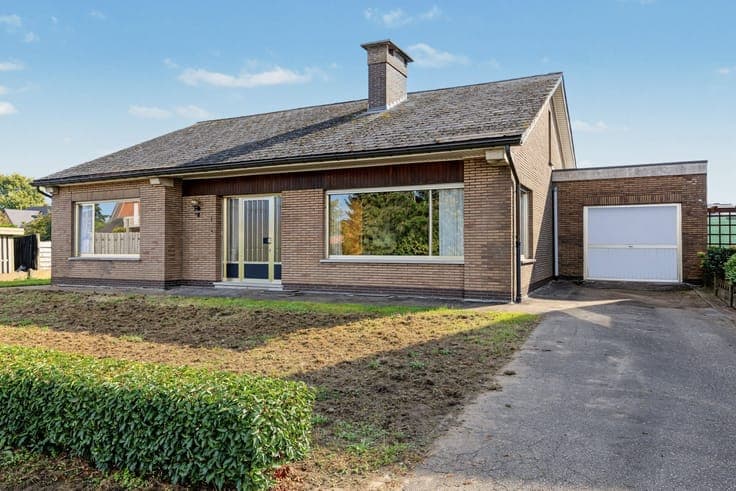 House in need of renovation in Bevel