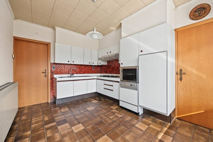 House in need of renovation in Bevel